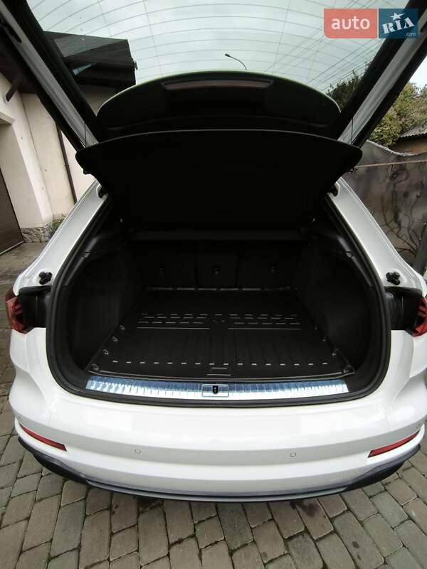 Внедорожник / Кроссовер Audi Q3 2021 в Черкассах