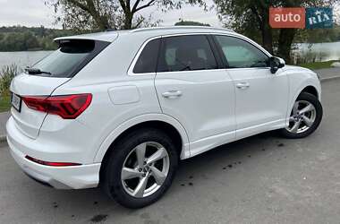 Внедорожник / Кроссовер Audi Q3 2020 в 
