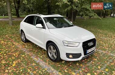 Внедорожник / Кроссовер Audi Q3 2015 в 