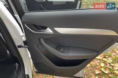 Внедорожник / Кроссовер Audi Q3 2015 в 