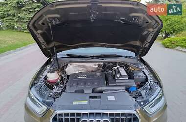 Внедорожник / Кроссовер Audi Q3 2012 в 