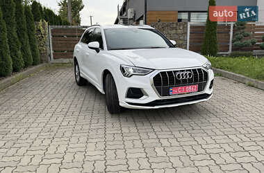 Внедорожник / Кроссовер Audi Q3 2021 в 
