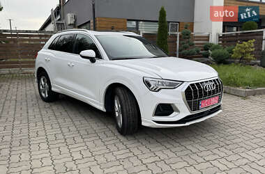 Внедорожник / Кроссовер Audi Q3 2021 в 