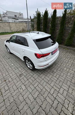 Внедорожник / Кроссовер Audi Q3 2021 в 