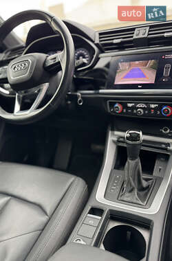 Внедорожник / Кроссовер Audi Q3 2021 в 