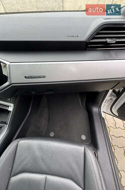 Внедорожник / Кроссовер Audi Q3 2021 в 