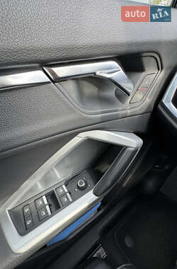 Внедорожник / Кроссовер Audi Q3 2021 в 