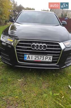 Внедорожник / Кроссовер Audi Q3 2016 в 