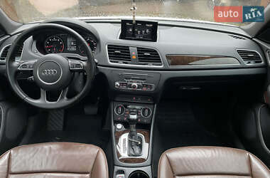 Внедорожник / Кроссовер Audi Q3 2016 в 
