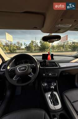 Внедорожник / Кроссовер Audi Q3 2014 в 