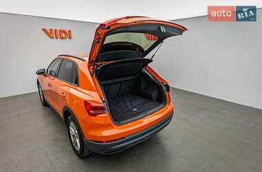 Внедорожник / Кроссовер Audi Q3 2021 в 