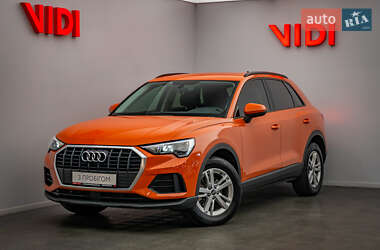 Внедорожник / Кроссовер Audi Q3 2021 в Киеве