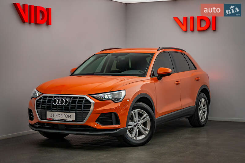 Внедорожник / Кроссовер Audi Q3 2021 в 