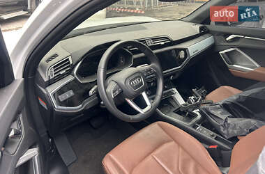 Внедорожник / Кроссовер Audi Q3 2020 в 