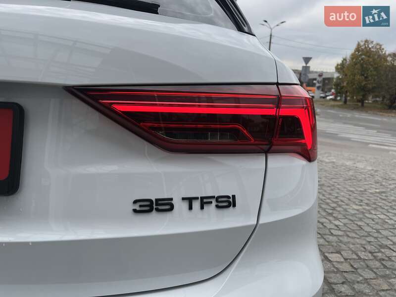 Внедорожник / Кроссовер Audi Q3 2024 в Днепре