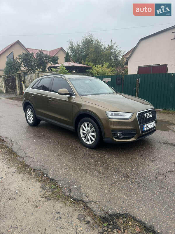 Позашляховик / Кросовер Audi Q3 2014 в Києві
