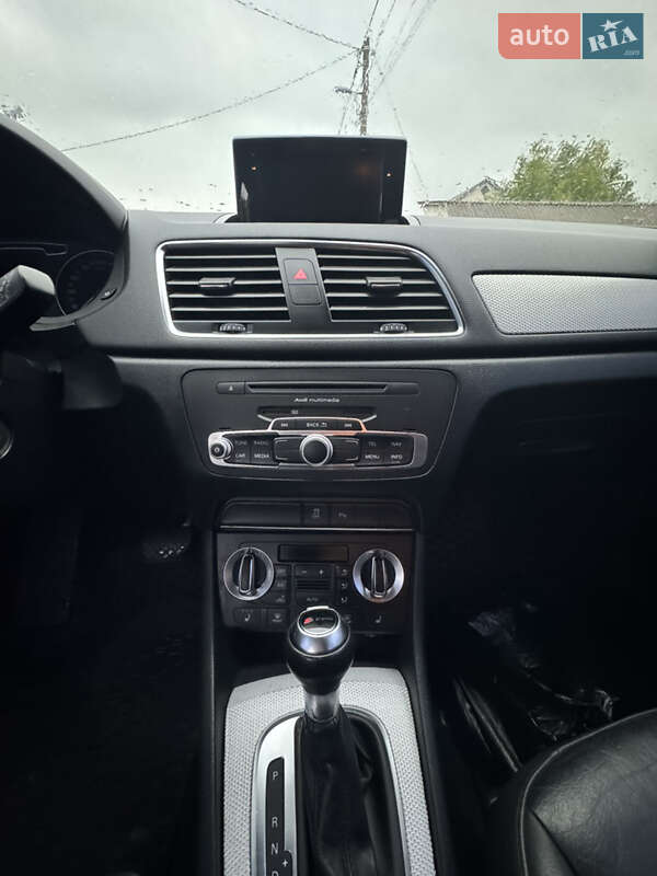 Позашляховик / Кросовер Audi Q3 2014 в Києві