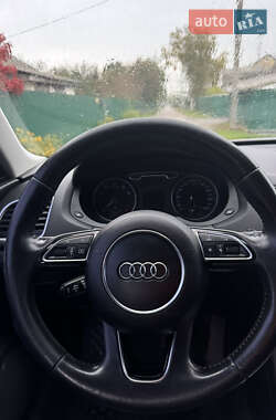 Позашляховик / Кросовер Audi Q3 2014 в 