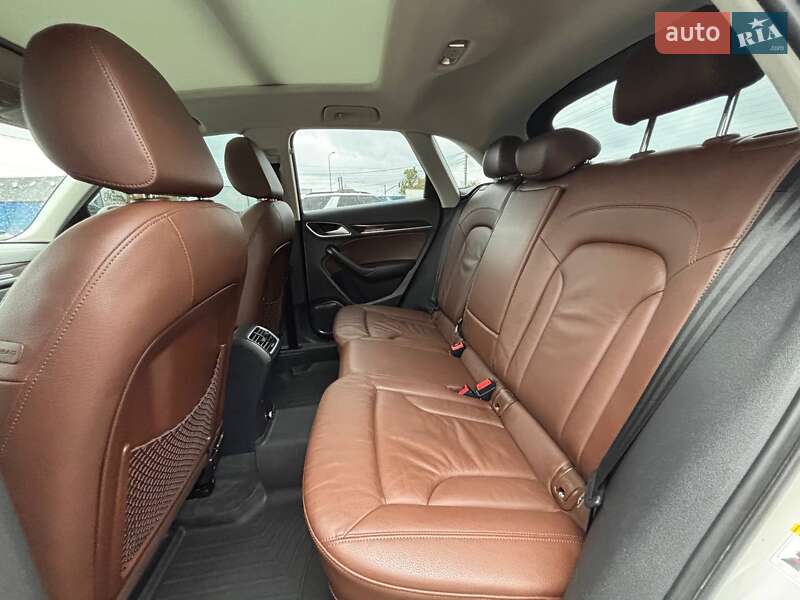Внедорожник / Кроссовер Audi Q3 2015 в Львове
