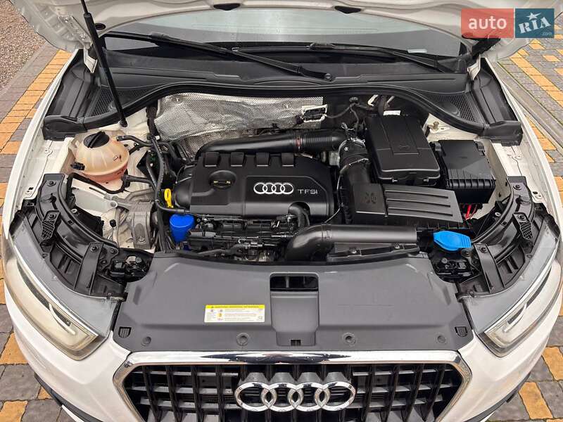 Внедорожник / Кроссовер Audi Q3 2015 в Львове