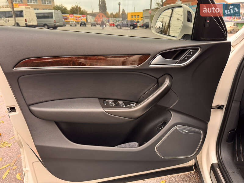 Внедорожник / Кроссовер Audi Q3 2015 в Виннице