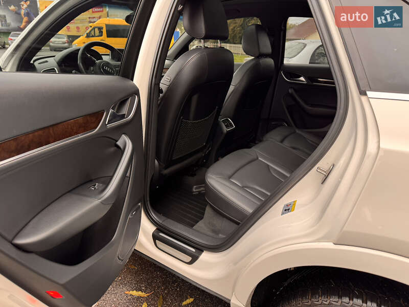 Внедорожник / Кроссовер Audi Q3 2015 в Виннице