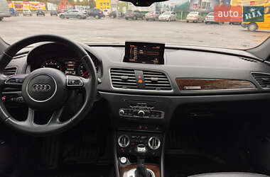 Позашляховик / Кросовер Audi Q3 2015 в 