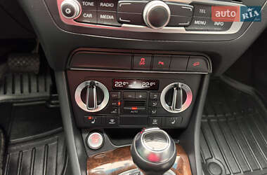 Позашляховик / Кросовер Audi Q3 2015 в 