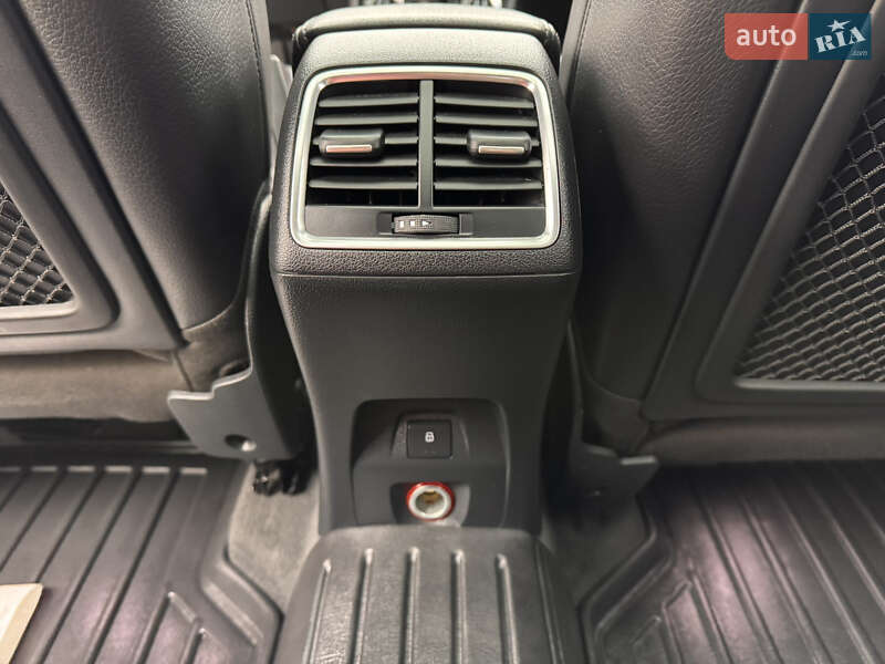 Внедорожник / Кроссовер Audi Q3 2015 в Виннице