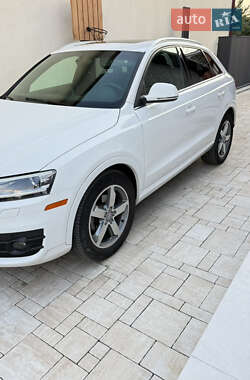 Внедорожник / Кроссовер Audi Q3 2014 в Ужгороде