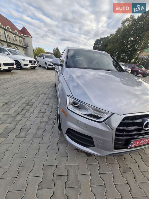Позашляховик / Кросовер Audi Q3 2015 в Ужгороді