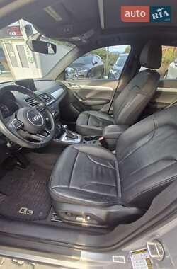 Внедорожник / Кроссовер Audi Q3 2015 в 
