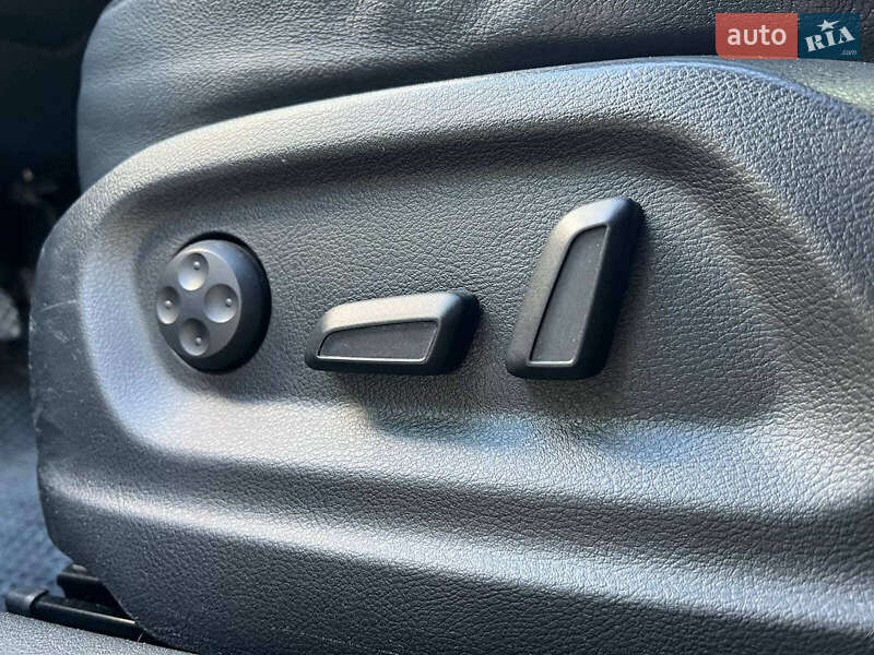 Внедорожник / Кроссовер Audi Q3 2014 в Львове