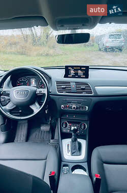 Внедорожник / Кроссовер Audi Q3 2016 в 