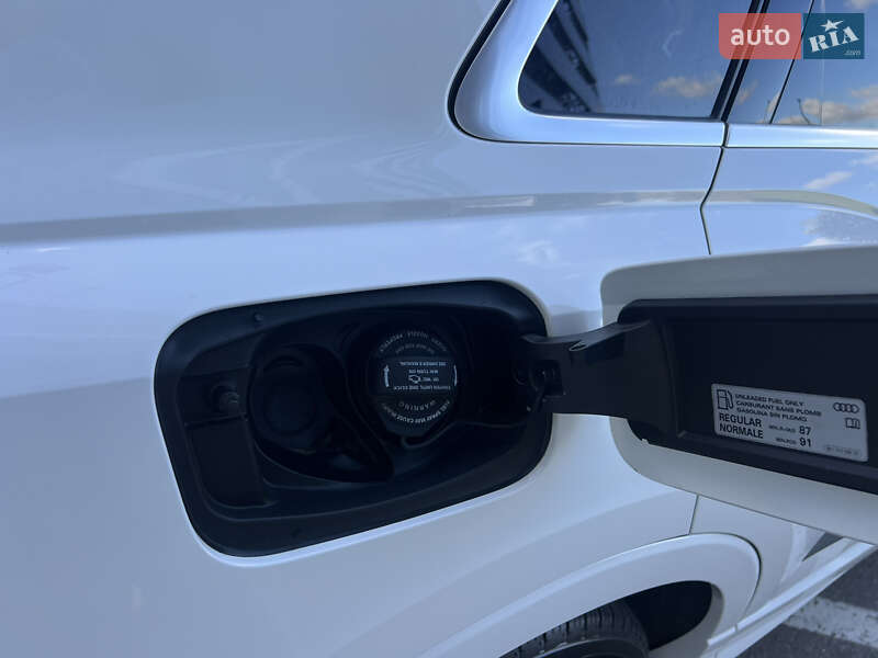 Позашляховик / Кросовер Audi Q3 2021 в Києві