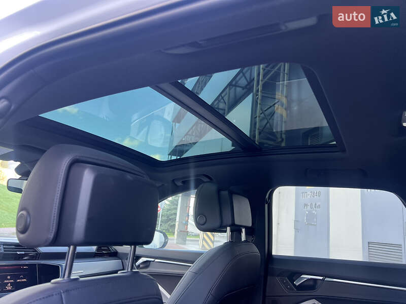 Позашляховик / Кросовер Audi Q3 2021 в Києві