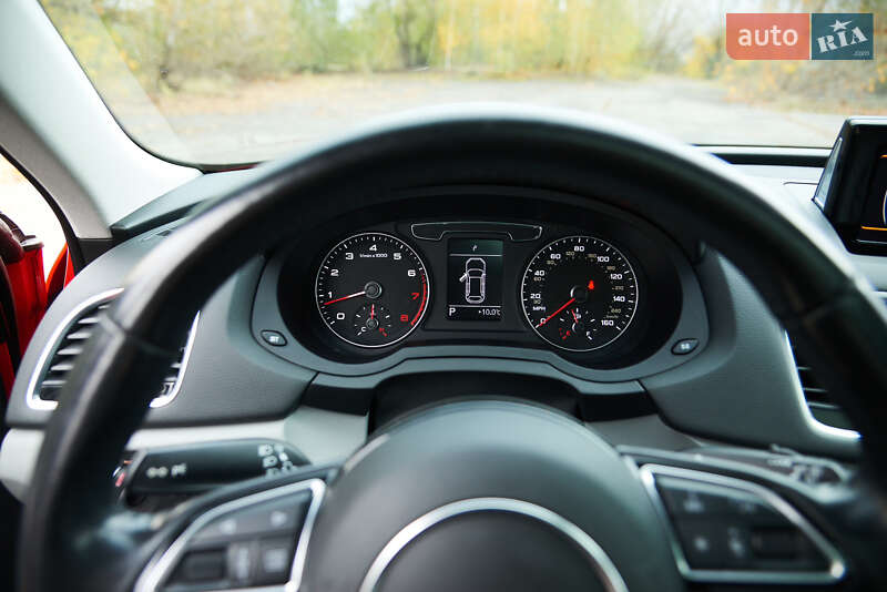 Внедорожник / Кроссовер Audi Q3 2015 в Киеве