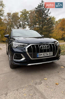Позашляховик / Кросовер Audi Q3 2019 в 