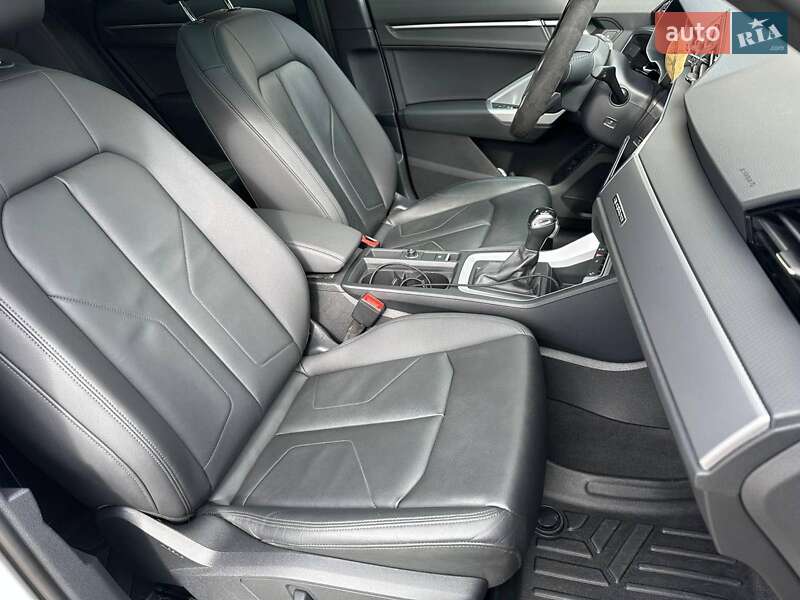 Позашляховик / Кросовер Audi Q3 2021 в Одесі
