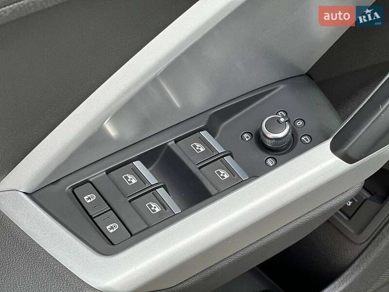 Позашляховик / Кросовер Audi Q3 2021 в Одесі