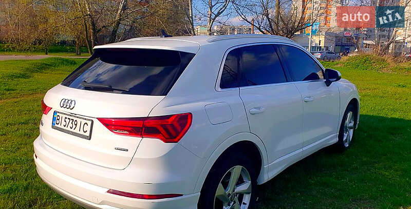 Позашляховик / Кросовер Audi Q3 2019 в Києві
