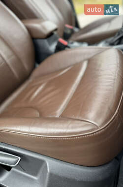Внедорожник / Кроссовер Audi Q3 2012 в 