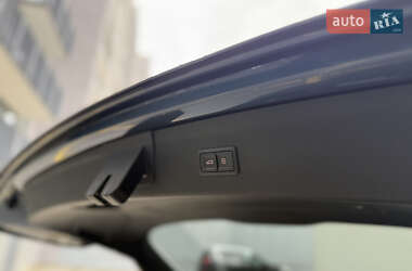 Внедорожник / Кроссовер Audi Q3 2015 в 