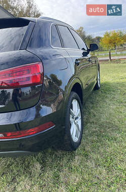 Внедорожник / Кроссовер Audi Q3 2017 в 