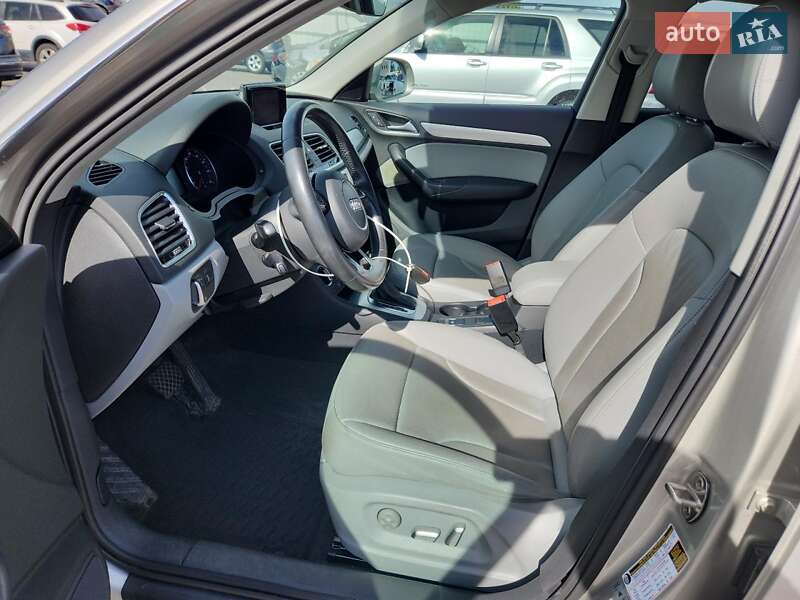 Внедорожник / Кроссовер Audi Q3 2016 в Тернополе