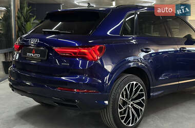 Внедорожник / Кроссовер Audi Q3 2020 в 