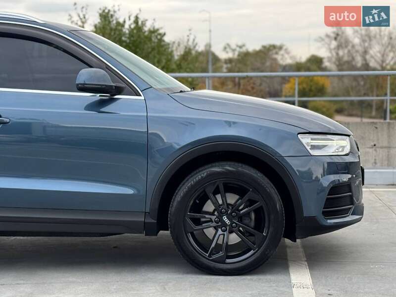 Позашляховик / Кросовер Audi Q3 2016 в Києві