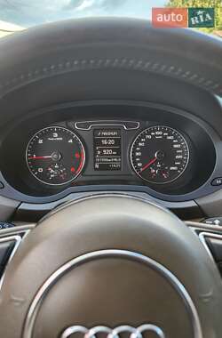 Позашляховик / Кросовер Audi Q3 2013 в 