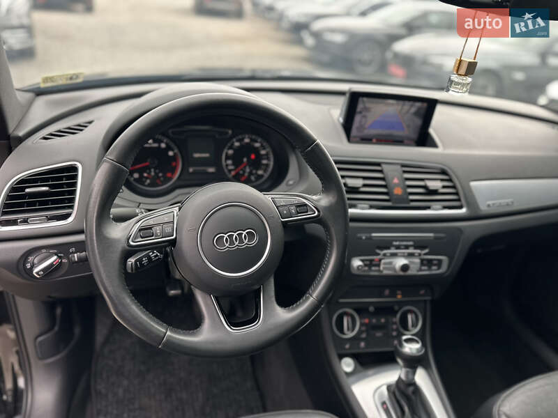 Позашляховик / Кросовер Audi Q3 2016 в Рівному