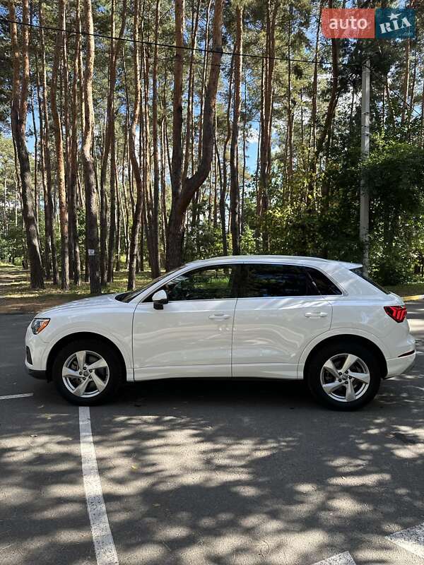 Позашляховик / Кросовер Audi Q3 2019 в Білогородці